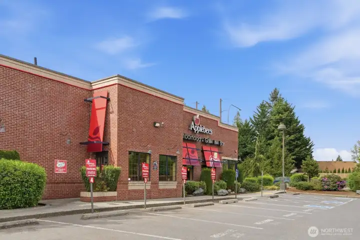 Walk to Applebees!