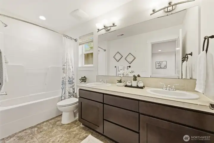 Upstairs full bath