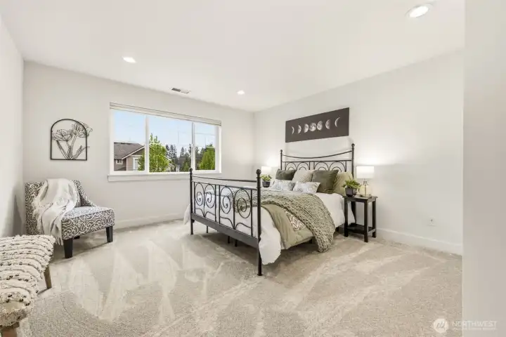 Bedroom 3/ flex space w/ closet