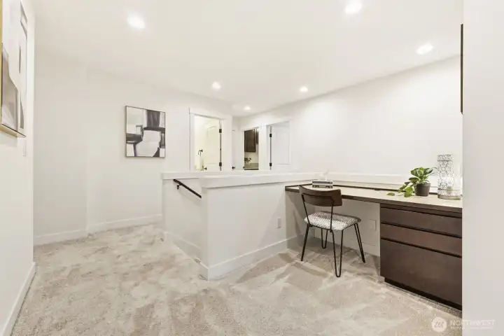 Upstairs landing w/work space