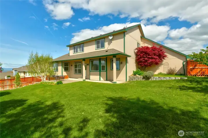 Back of Home | Low Maintenance Fenced Back Yard | UG Sprinkers Back of Home | Low Maintenance Fenced Back Yard | UG Sprinkers