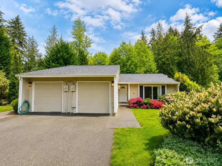 1 car garage on the right