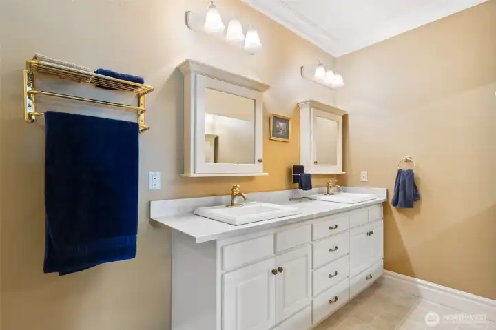 Double Vanity. Double Vanity.