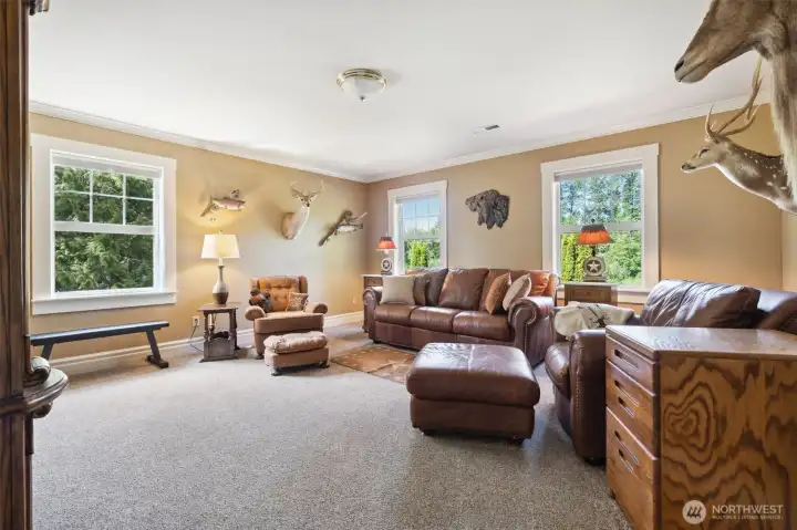 Upstairs den, rec room or tv room, you decide. Upstairs den, rec room or tv room, you decide.