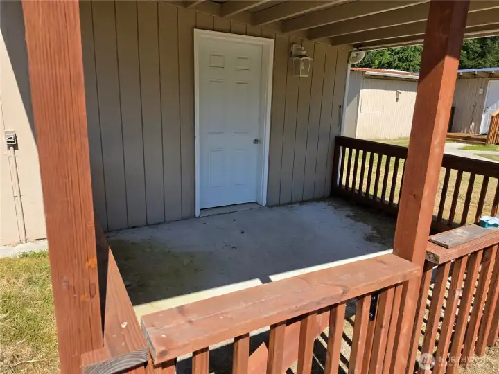 Apartments covered patio
