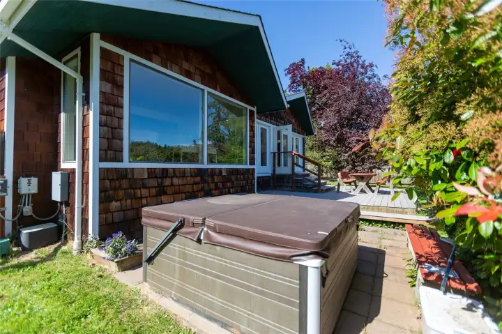 Hot tub awaits your relaxation!