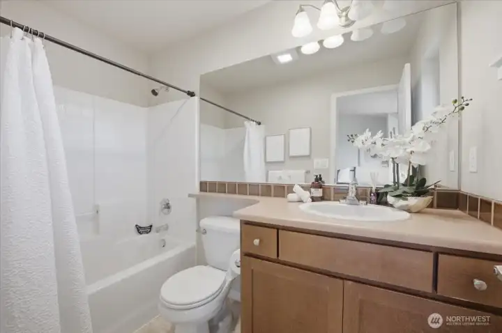 2nd Primary bath