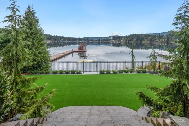 Welcome home to Clear Lake!