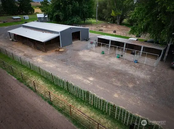 Nobel Stalls/Barn