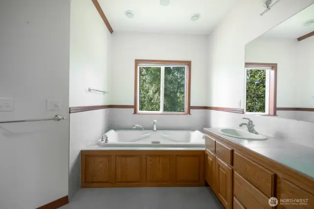 Bubble jet soaking tub