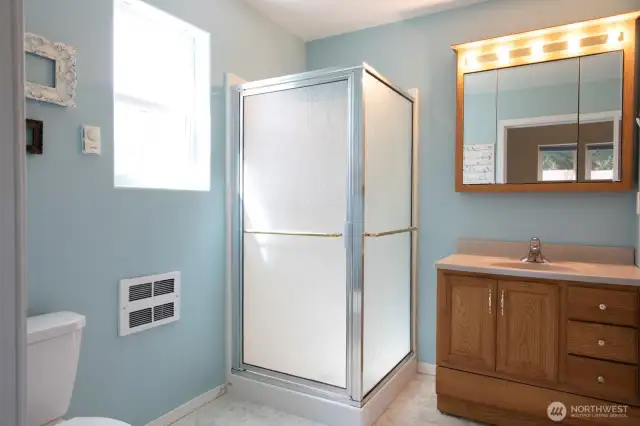 Hanger apartment 3/4 bathroom