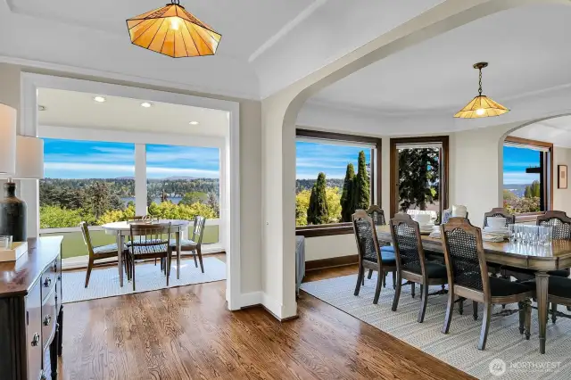 The sunroom draws you inside...