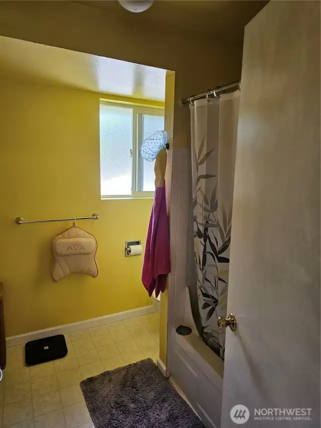 Units three and four are both 2 levels with the same floorplan. Bathroom