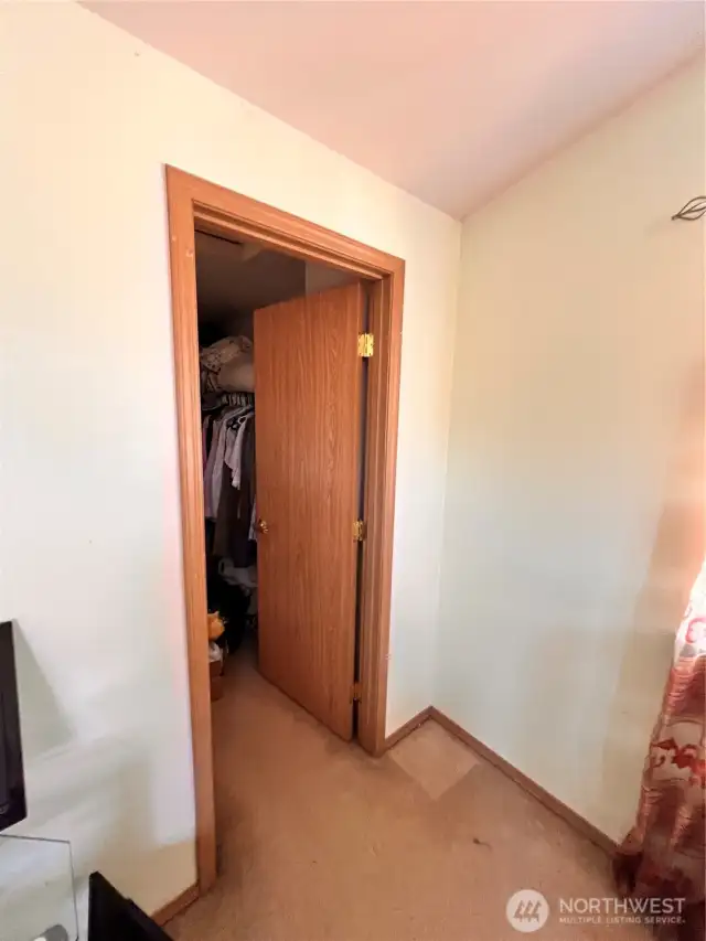 walk in closet
