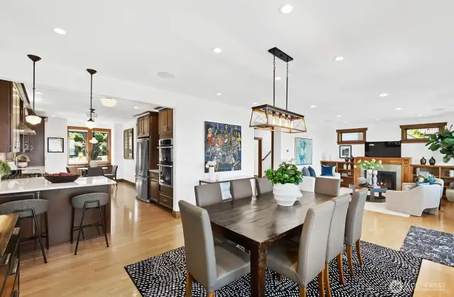 Circular flow through living, dining and kitchen.