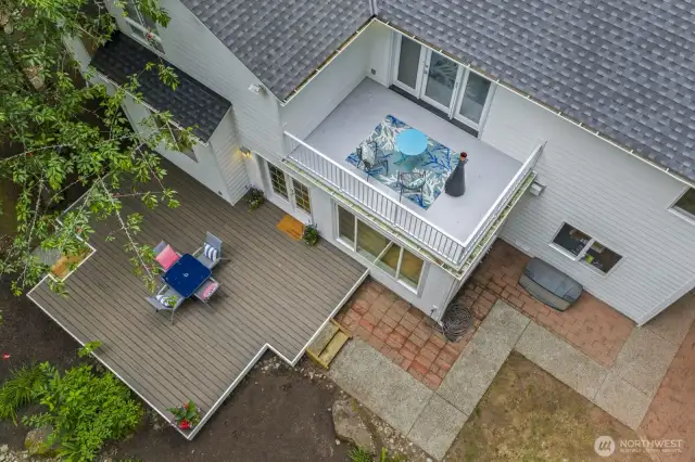 One of the few homes in Wood River with Primary suite deck