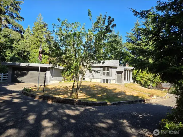 Circular driveway