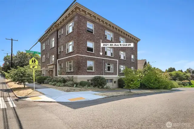 750sf and a corner unit.
