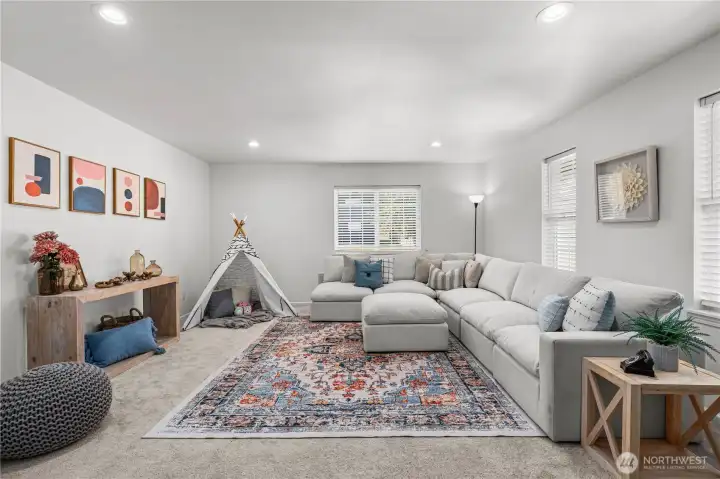 Huge bonus room!