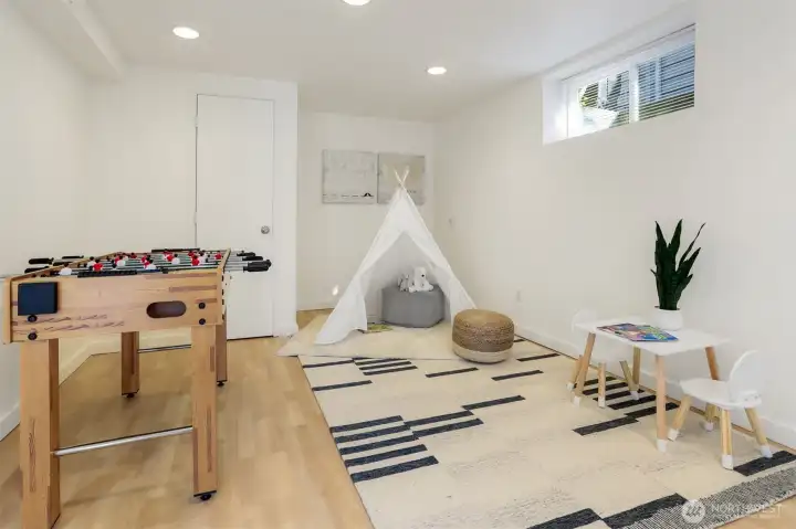 Huge bonus space could be the 4th bedroom.