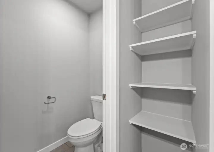 Photographs are for illustrative purposes only. Features, finishes, interior/exterior colors, landscaping and floorplan shown may vary from actual homes built.