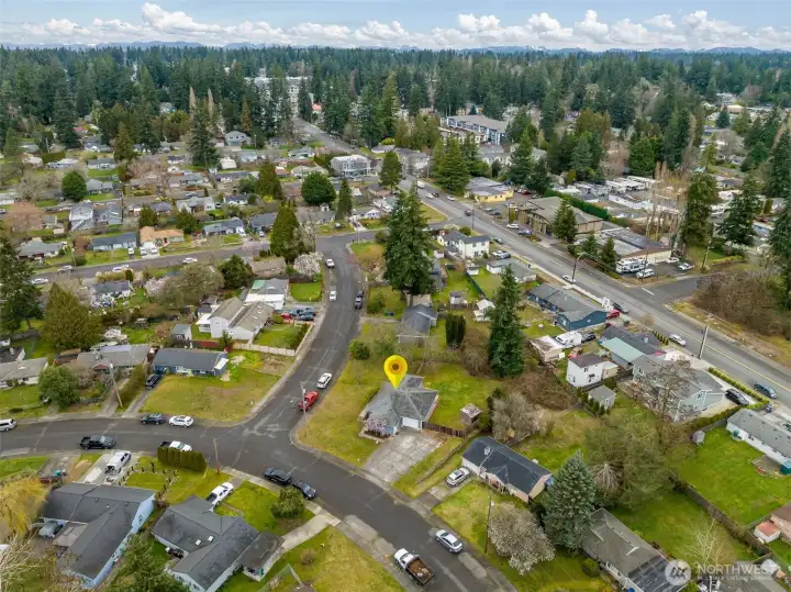 A quiet street but just 15 min to the MLT light rail and a 4 min drive to I-5. Super convenient!