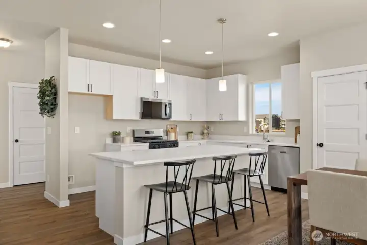 Photographs are for illustrative purposes only. Features, finishes, interior/exterior colors, landscaping and floorplan shown may vary from actual homes built