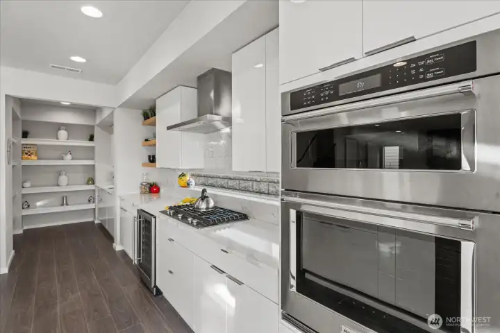 View towards butler's panry