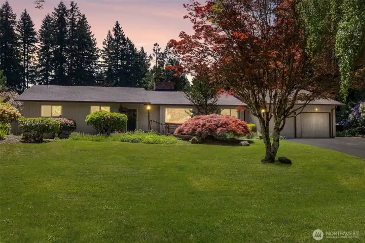 Welcome to 1840 Centerwood Dr SE.