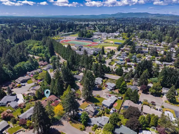 Possibly one of the easiest walks to Pioneer Elementary, with Olympia High School just beyond it. The neighborhood has a cut through walking path to the crosswalk just a few houses away.