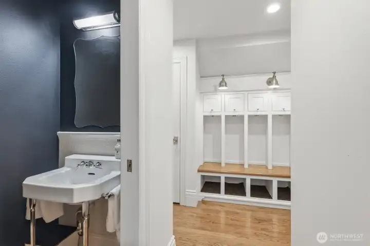 Second 1/2 bath near the laundry room. Second 1/2 bath near the laundry room.