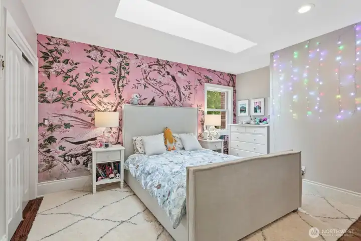 Beautiful bedroom with designer wall covering, new skylight and en-suite bathroom. Beautiful bedroom with designer wall covering, new skylight and en-suite bathroom.