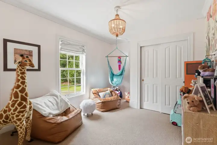 2 other bedrooms overlook the front of the house. 2 other bedrooms overlook the front of the house.