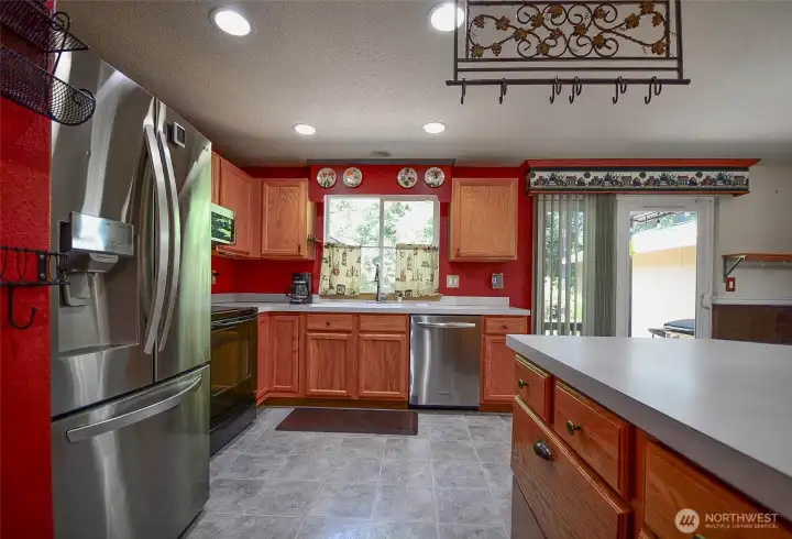 Kitchen has stainless steel appliances and lots of counter and cabinet space for your everyday needs. Kitchen has stainless steel appliances and lots of counter and cabinet space for your everyday needs.
