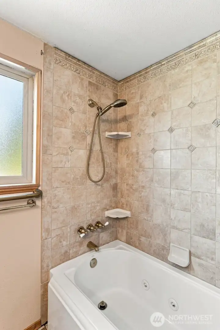 Full bathroom on main floor. Full bathroom on main floor.