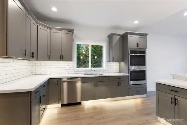 PHOTOS ARE FOR ILLUSTRATION PURPOSES ONLY- some upgrades may be shown, Call LA for details