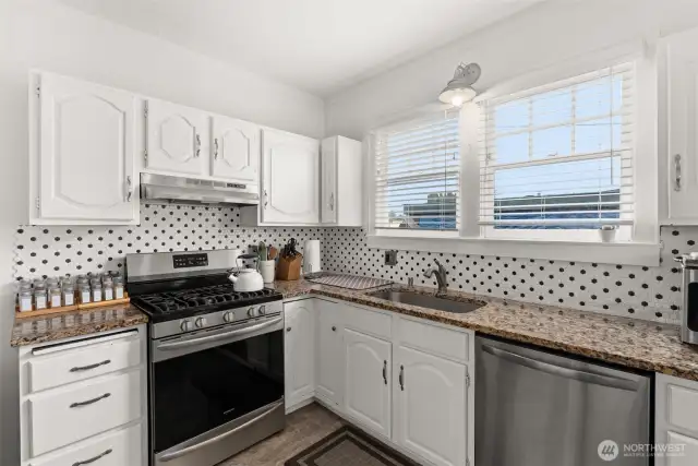 Gorgeous backsplash