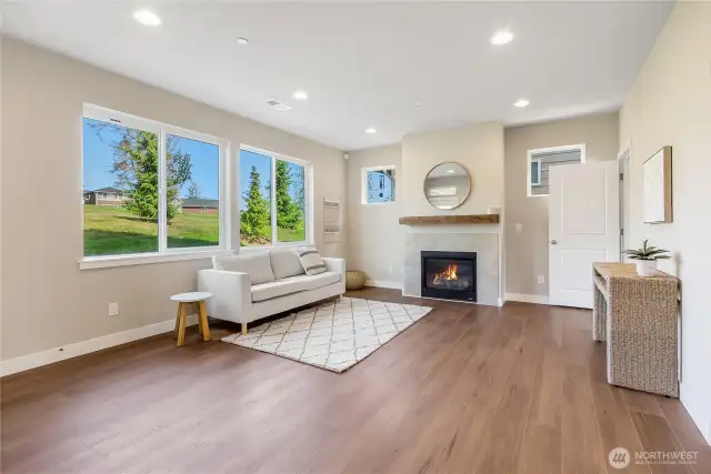 Main Living Room with Gas Fireplace