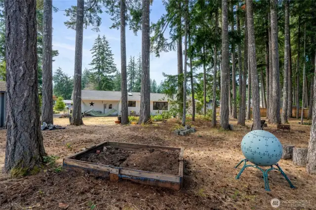 Territorial views, LOTS of entertaining space