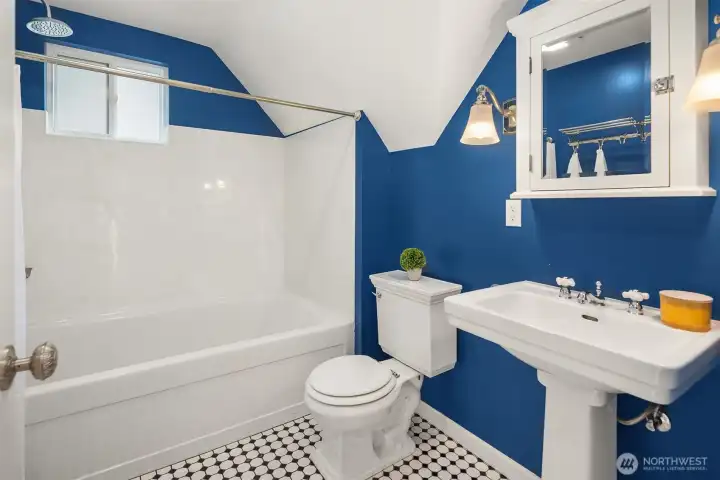 Primary bath