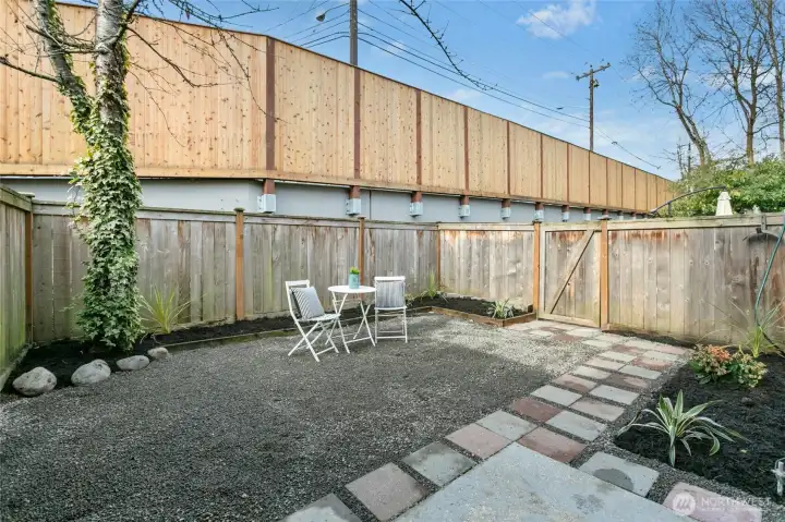 Fully fenced for your dog/cat.