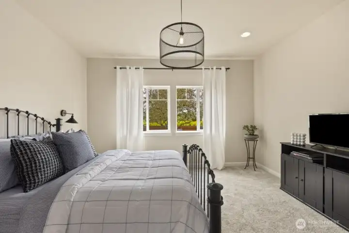 2nd view of main-level primary