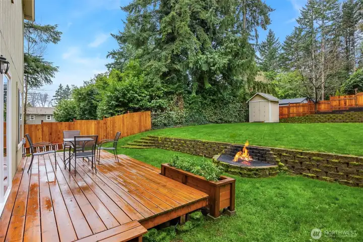 Perfect deck to capture the western sunlight. Enjoy barbeques and dining al fresco.