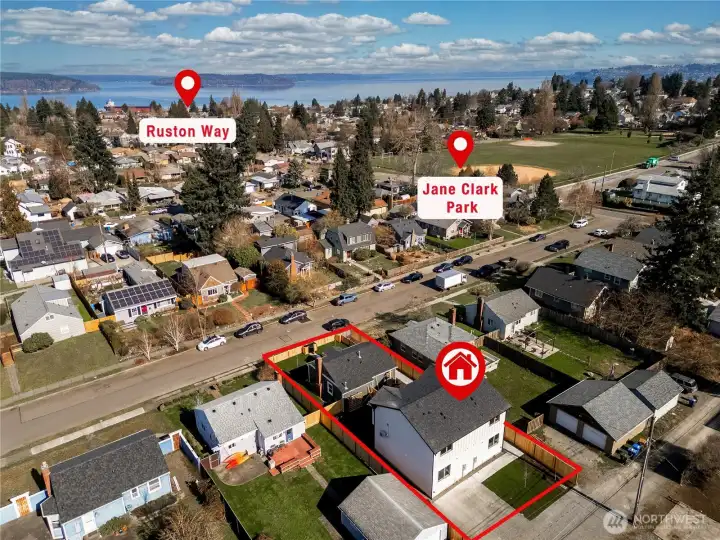 Located next to Jane Clark Park and just minutes to Proctor, Point Ruston, and Point Defiance