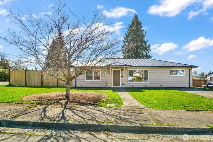 Excellent curb appeal - ample parking!