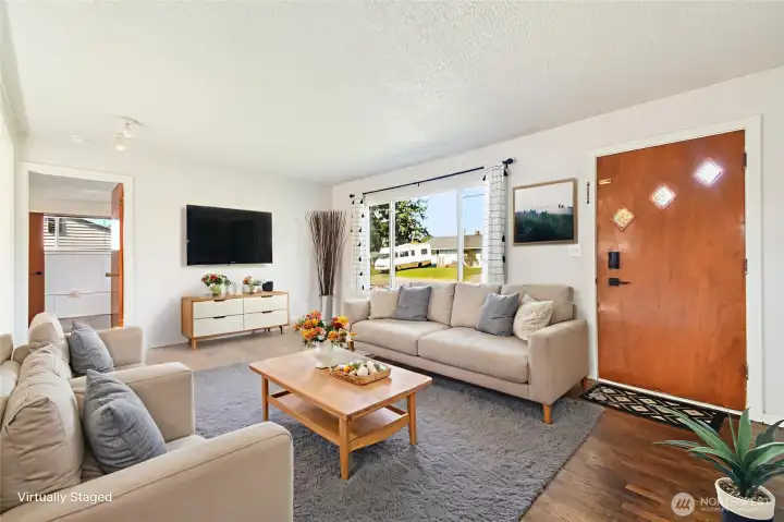 Light and bright living room!