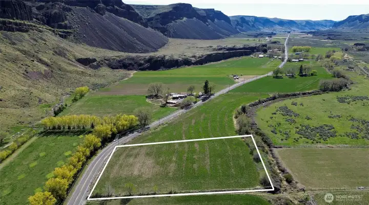 Approximate boundary lines