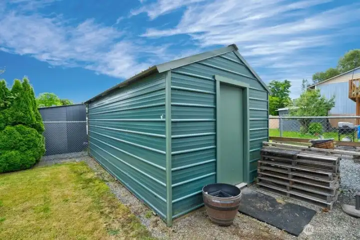 Shed With Shelving & Electrical Power. Shed With Shelving & Electrical Power.