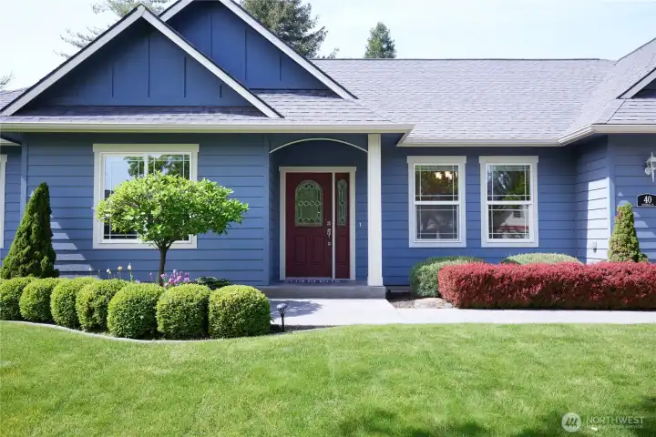 Pops of color add to the cub appeal of this lovely home.