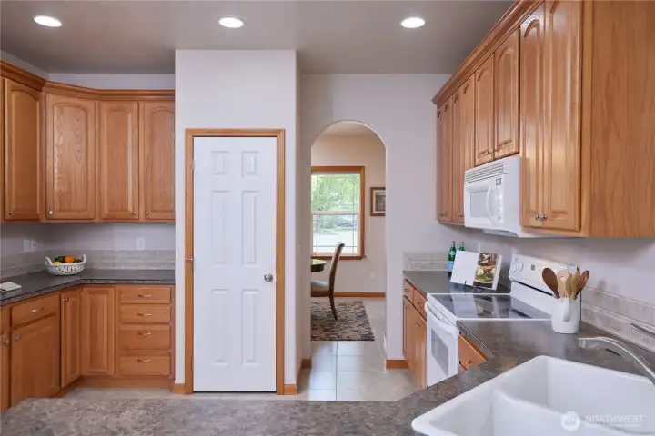 Who doesn't love a good pantry?